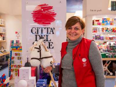 A spiegarci meglio l�evoluzione dell�esercizio � la store manager 52enne Isa Ardino